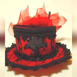 ``RH25996 Red & Black Mini Hat Fascinator with Bead Accents